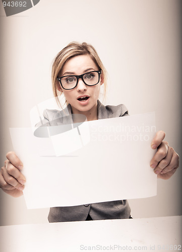 Image of young business woman