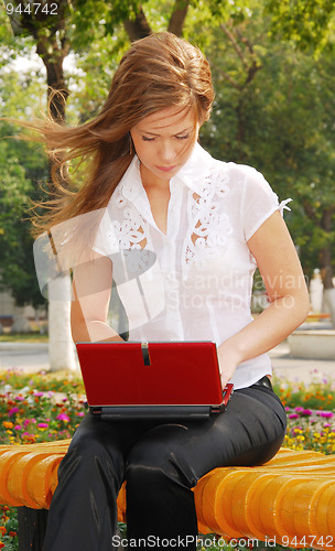 Image of businesswoman