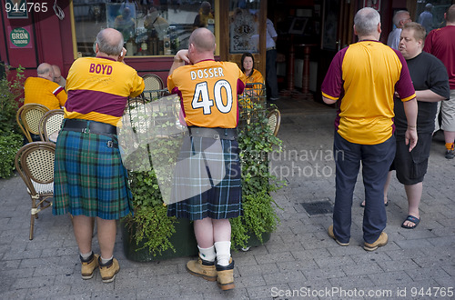 Image of Motherwell fans on pub