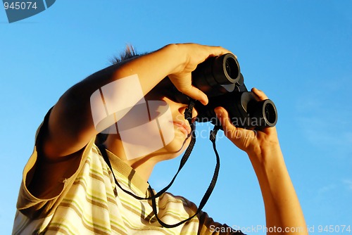Image of Boy with binoculars
