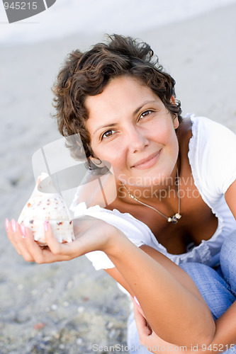 Image of woman on seacoast