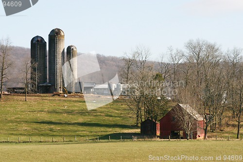 Image of Silo and Barn