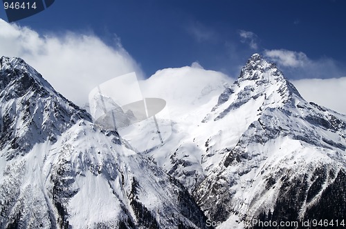 Image of Mountains in cloud