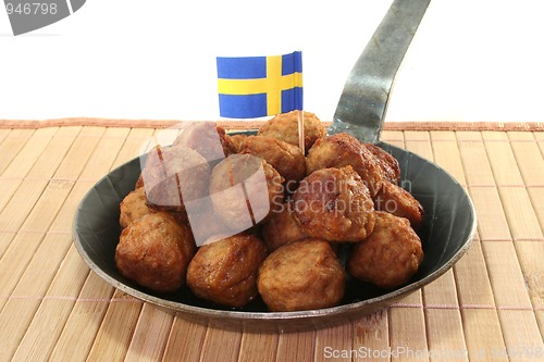 Image of Köttbullar in a pan