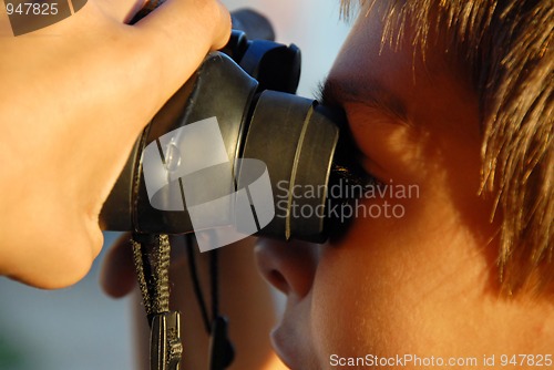 Image of Looking through binocular