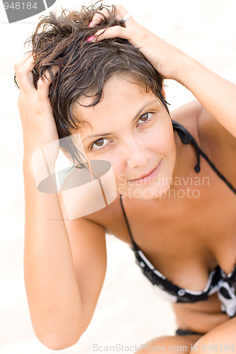 Image of  brunet woman