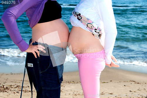 Image of Pregnant Women and the Ocean