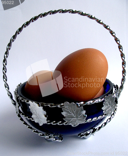Image of eggs in the vase