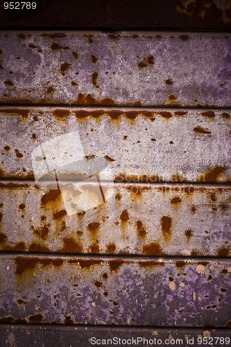 Image of rusted wall