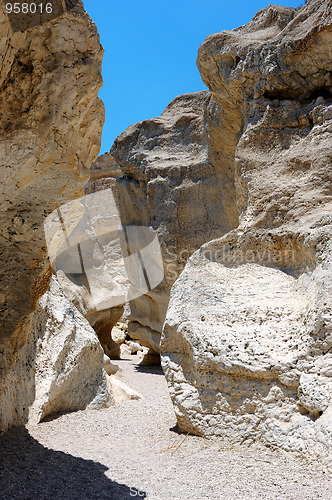 Image of White stones of Makhtesh Ramon