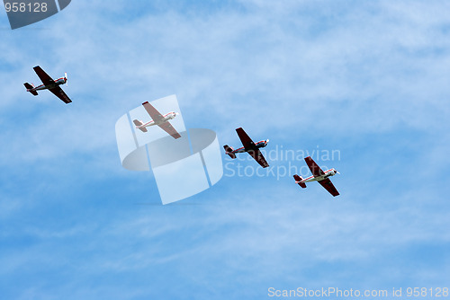 Image of Flying planes