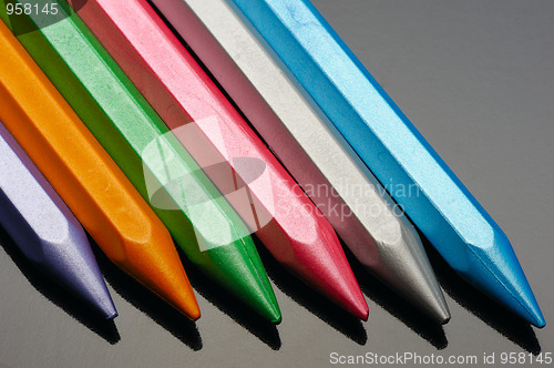 Image of Pearl wax crayons.