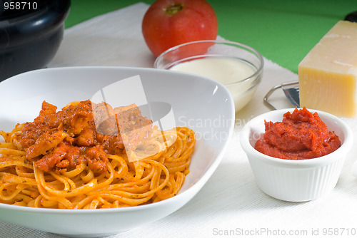 Image of tomato and chicken pasta