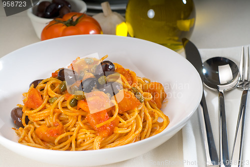 Image of spaghetti pasta puttanesca