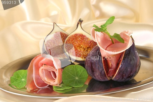 Image of Figs with ham