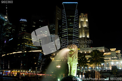 Image of Singapore's Merlion at night