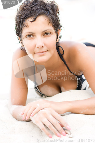 Image of  attractive brunet woman 