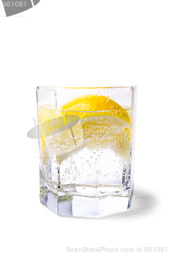 Image of soda water and lemon slices