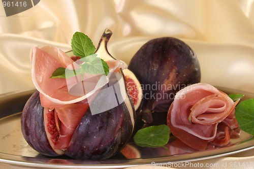 Image of Figs with ham