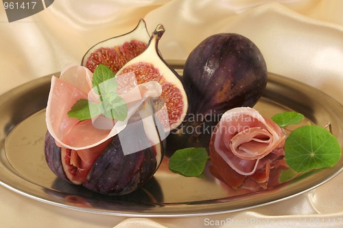 Image of Figs with ham