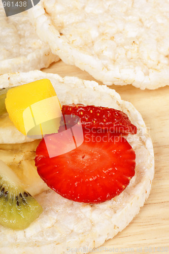 Image of Rice cakes with fresh fruit