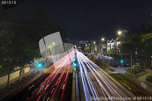 Image of traffic in city at night 