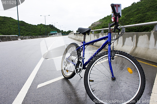 Image of bike on the public road