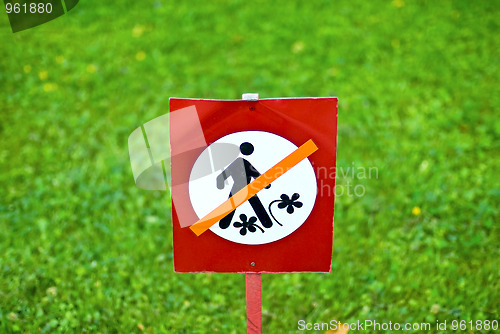 Image of Keep off grass!