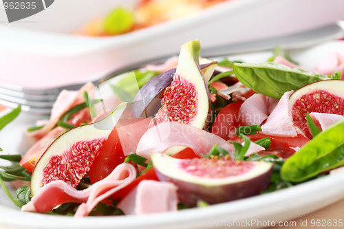 Image of Vegetable salad with fresh figs