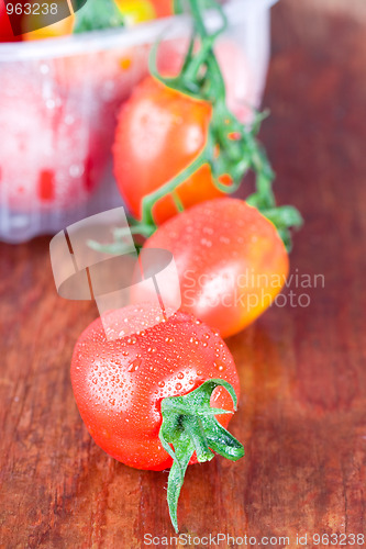 Image of wet tomatoes closeup 