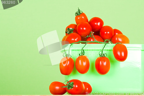 Image of container with fresh tomatoes