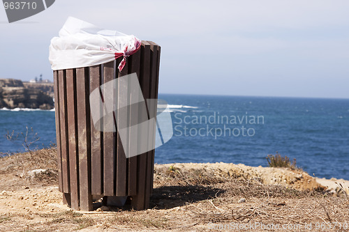 Image of Garbage can