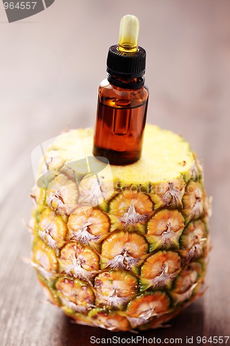 Image of pineapple essential oil