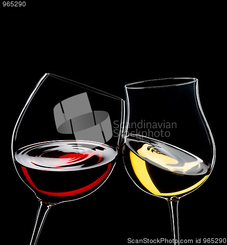 Image of red and white wine