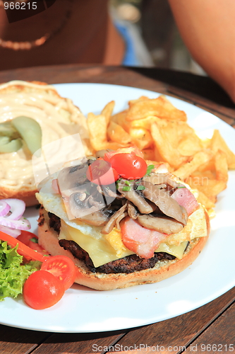 Image of cheeseburger 