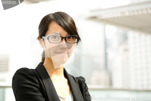 Image of young business woman