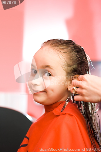 Image of Girl at hair stylist