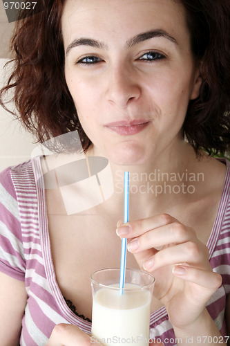 Image of Young people eating milk with cereals