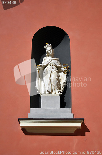 Image of Virgin Mary statue.