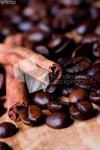 Image of coffee beans and cinnamon 