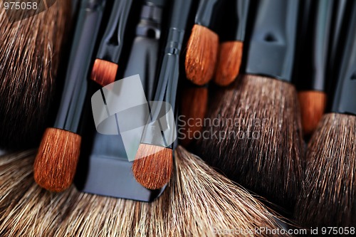 Image of make-up brushes