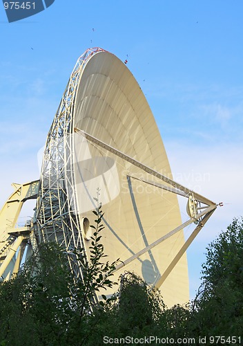 Image of Big satellite antenna