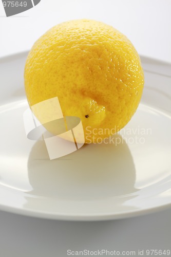 Image of Lemon on plate