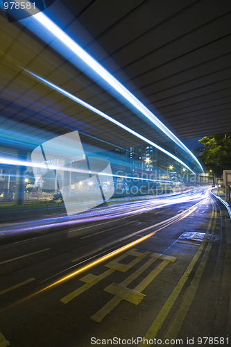 Image of traffic in city at night 