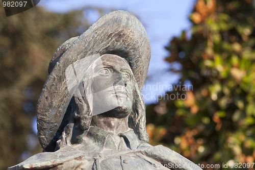 Image of statue of d'Artagnan in Auch, portrait.