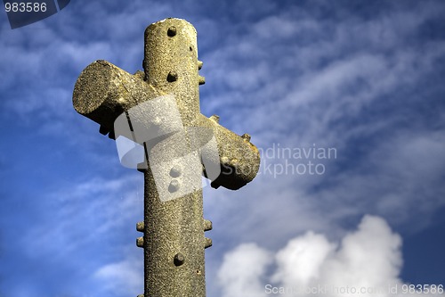 Image of A stone cross