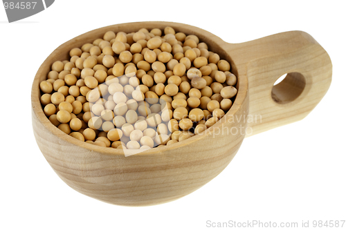 Image of scoop of yellow soy beans