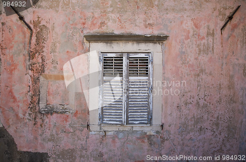 Image of Facade in decay