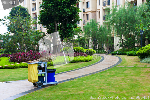 Image of cleaning cart