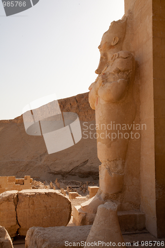 Image of Egyptian statue